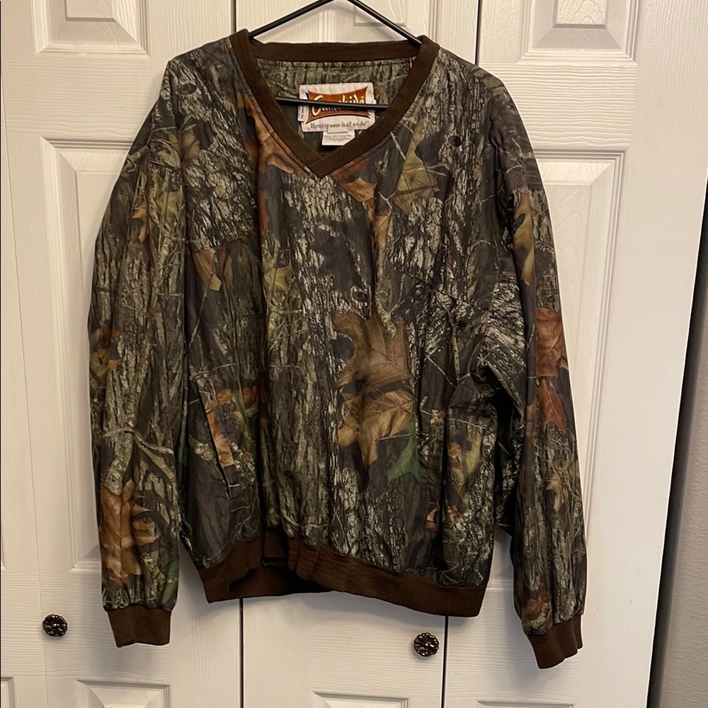V-Neck Camouflage Pull-Over Jacket